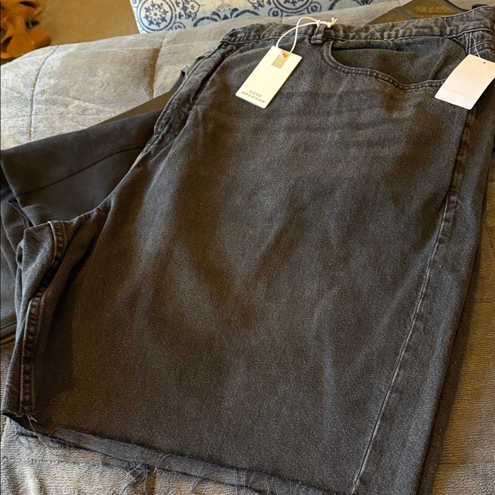 Good American Charcoal Bermuda Jean Shorts  - 28 Plus